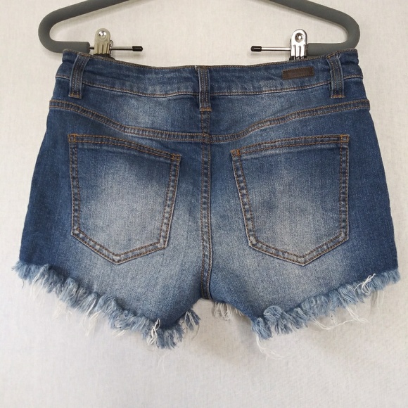 Tinseltown Distressed Shorts w/ flower embroidery - Picture 3 of 6